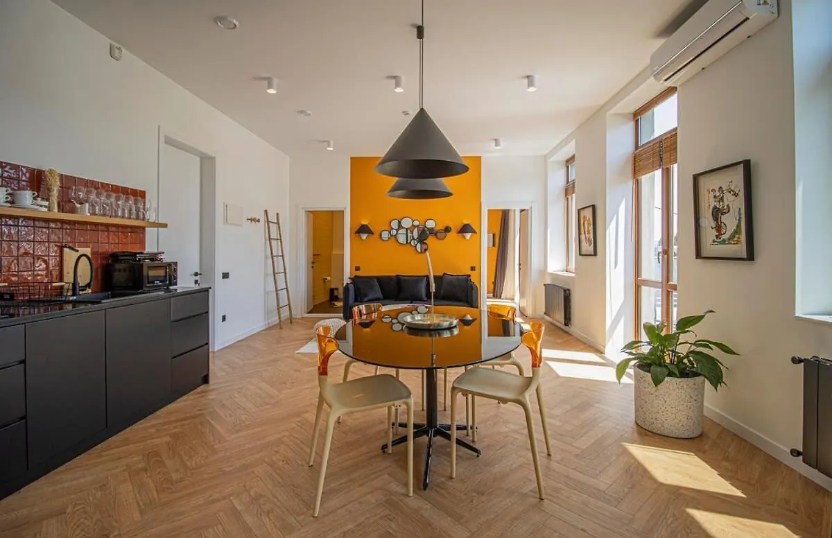 Chic 2Br Center Apt With View - By Wehost ティビリシ 0*,  グルジア