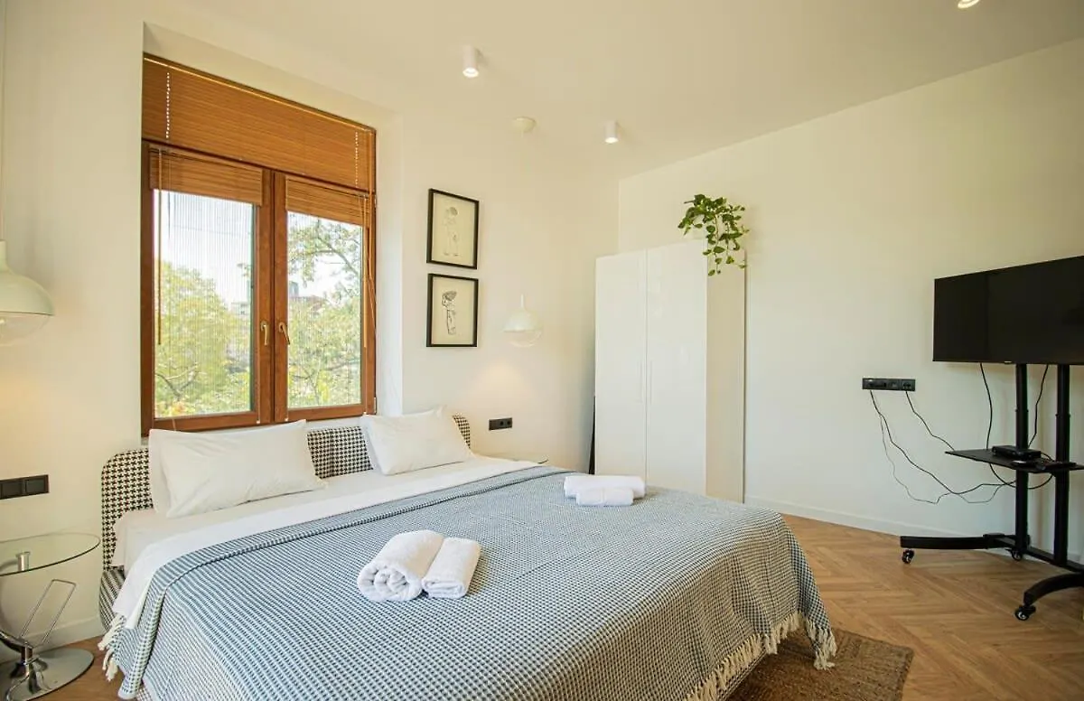 Chic 2Br Center Apt With View - By Wehost ティビリシ
