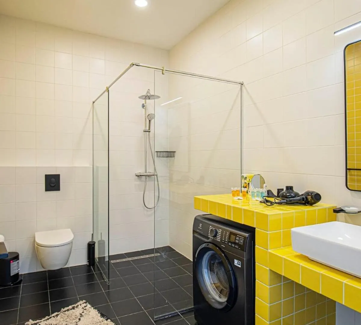 Lejlighed Chic 2Br Center Apt With View - By Wehost Tbilisi Georgien